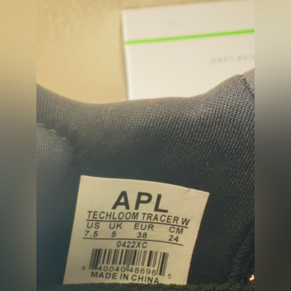 APL | Women's TechLoom Tracer (with box) - Picture 7 of 8